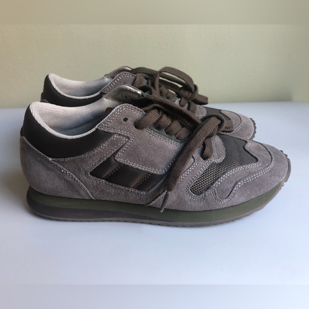 Like New! ROMI STUDIO Womens Leather Sneaker Size: EUR 37 = US 6.5